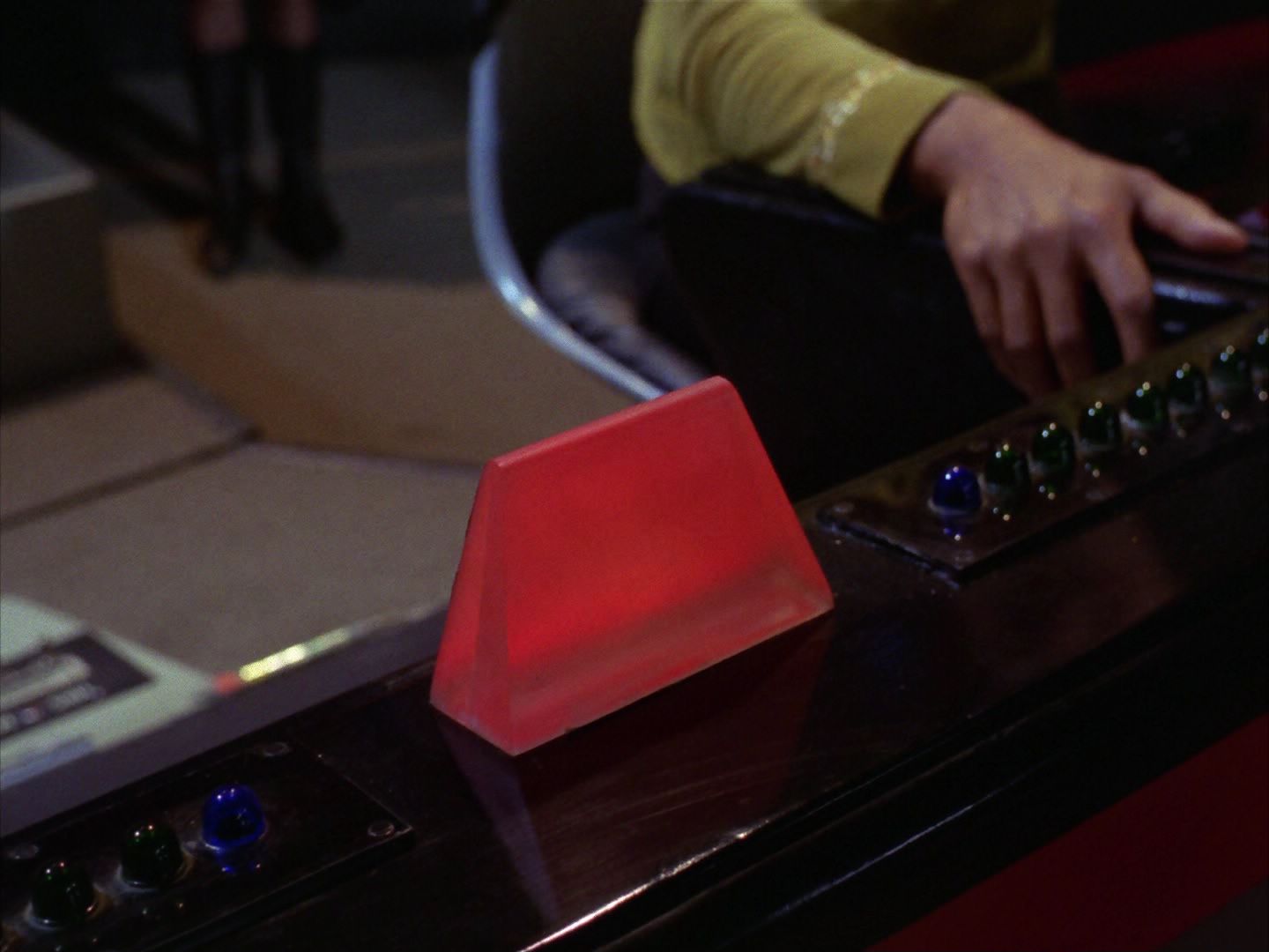 ariane179254_StarTrek_1x28_TheCityOnTheEdgeOfForever_0010.jpg