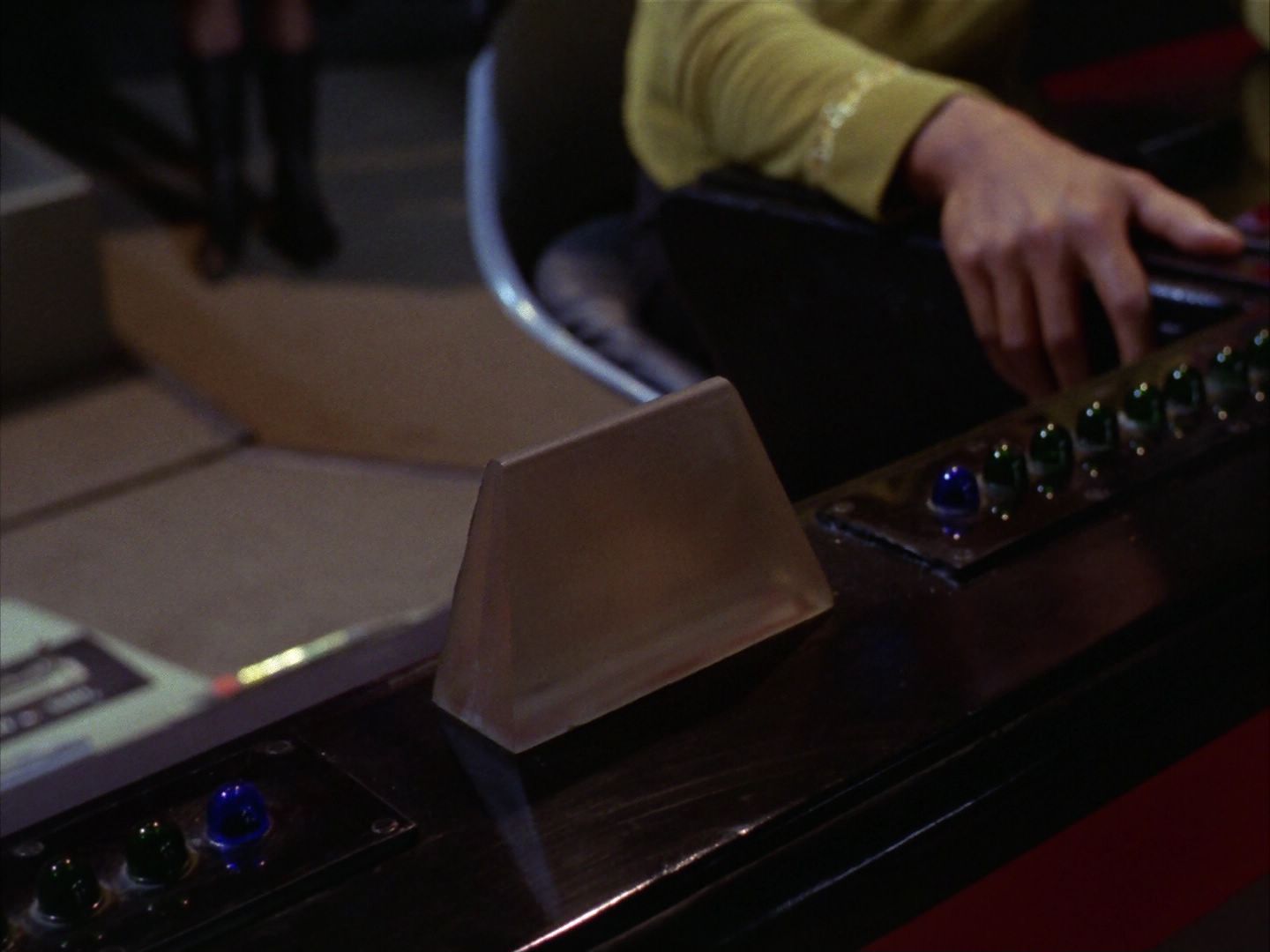 ariane179254_StarTrek_1x28_TheCityOnTheEdgeOfForever_0012.jpg