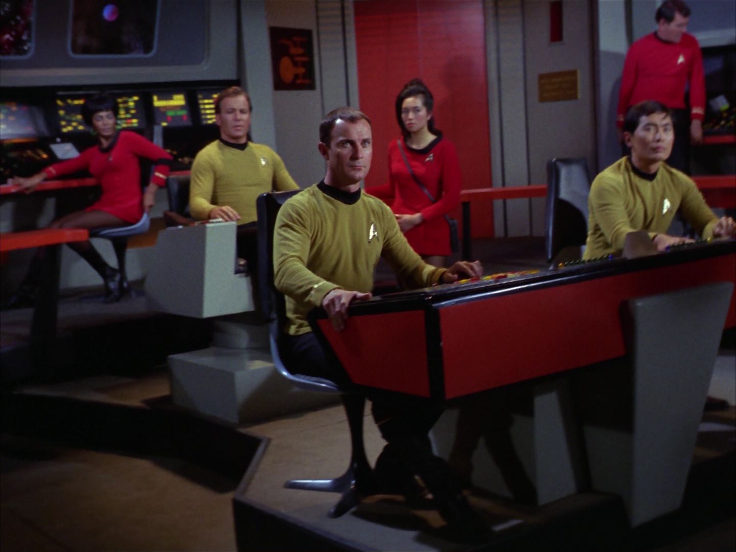 ariane179254_StarTrek_1x28_TheCityOnTheEdgeOfForever_0018.jpg
