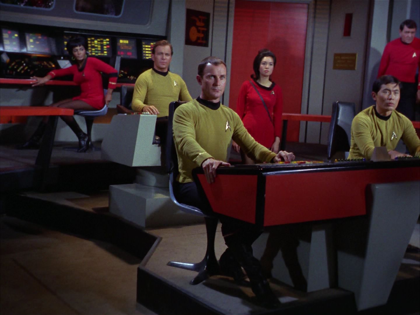 ariane179254_StarTrek_1x28_TheCityOnTheEdgeOfForever_0020.jpg