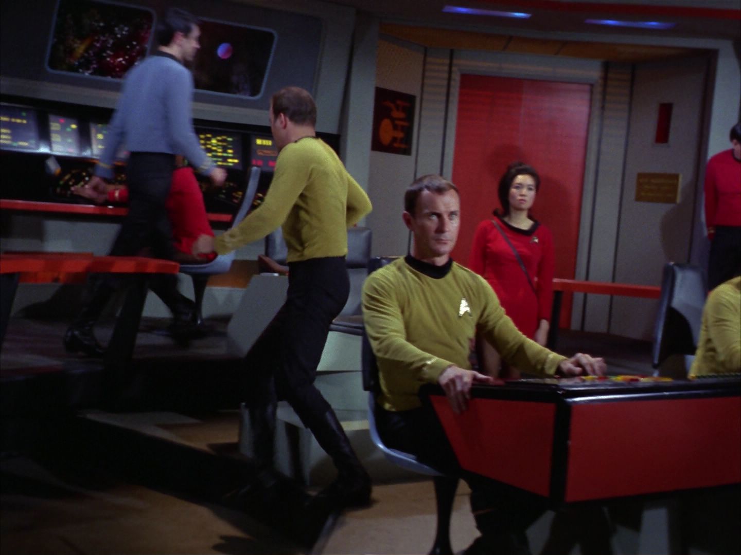ariane179254_StarTrek_1x28_TheCityOnTheEdgeOfForever_0040.jpg