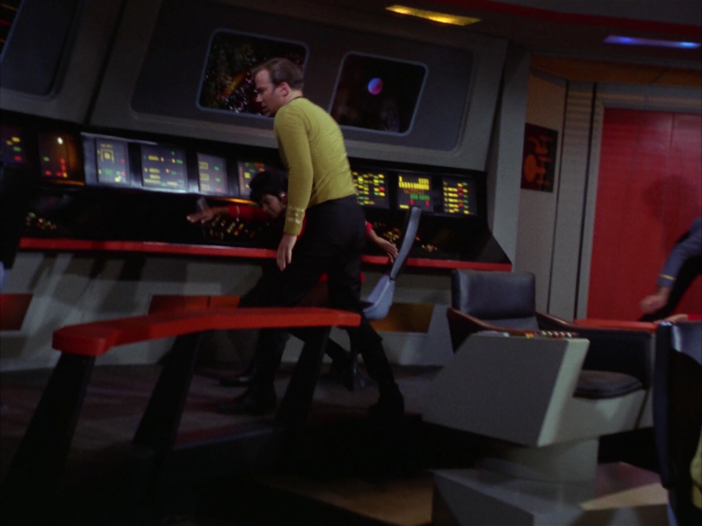 ariane179254_StarTrek_1x28_TheCityOnTheEdgeOfForever_0043.jpg