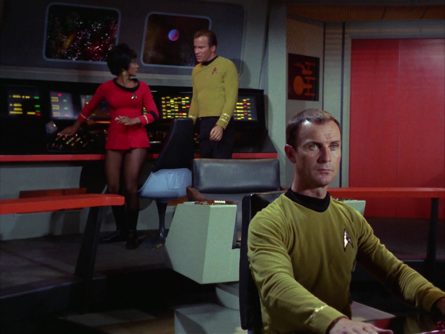ariane179254_StarTrek_1x28_TheCityOnTheEdgeOfForever_0069.jpg