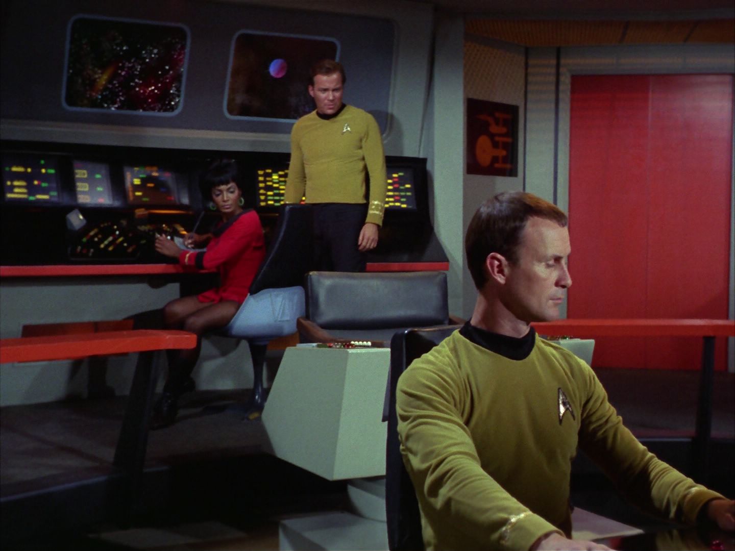 ariane179254_StarTrek_1x28_TheCityOnTheEdgeOfForever_0078.jpg