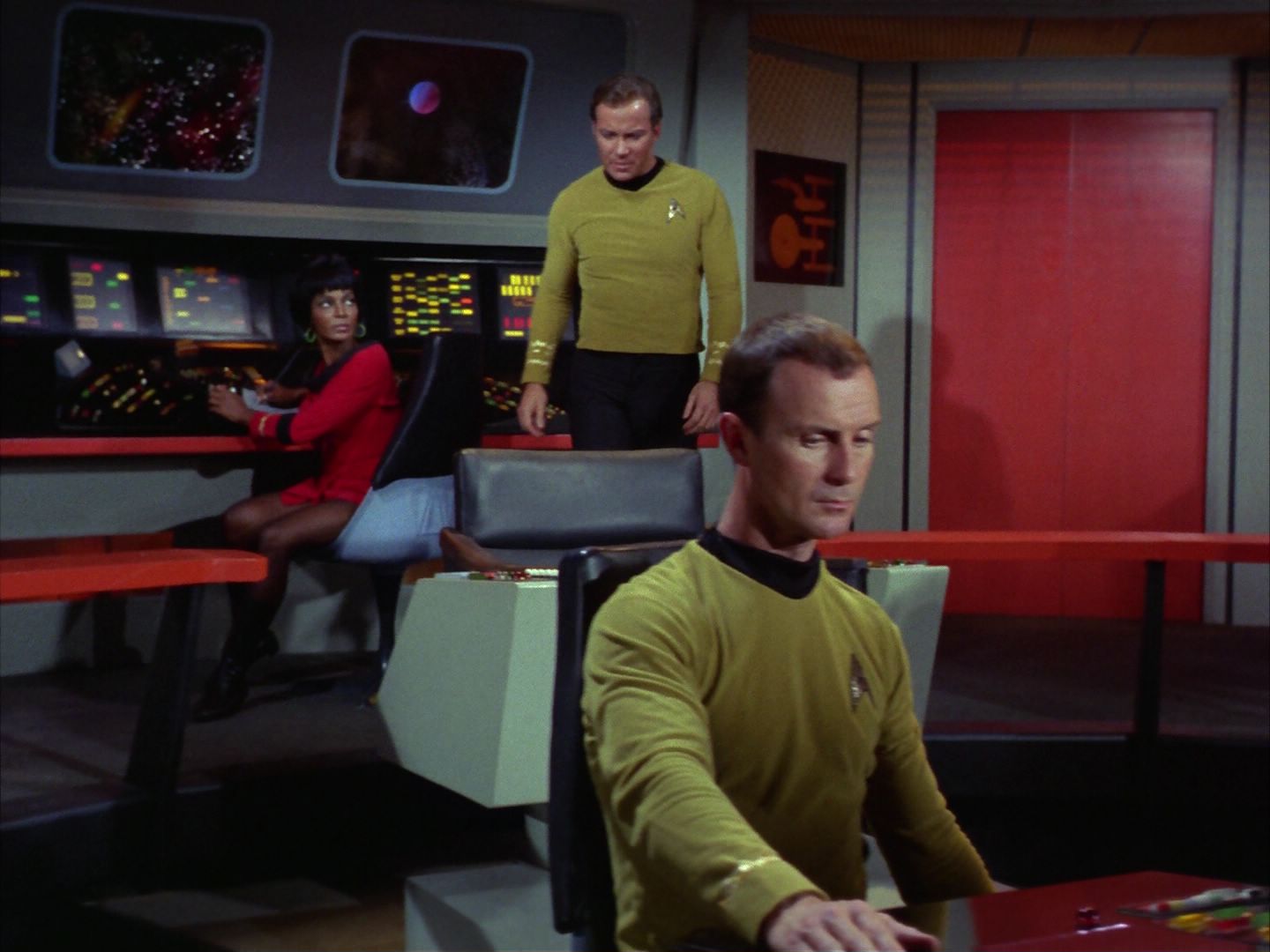 ariane179254_StarTrek_1x28_TheCityOnTheEdgeOfForever_0089.jpg