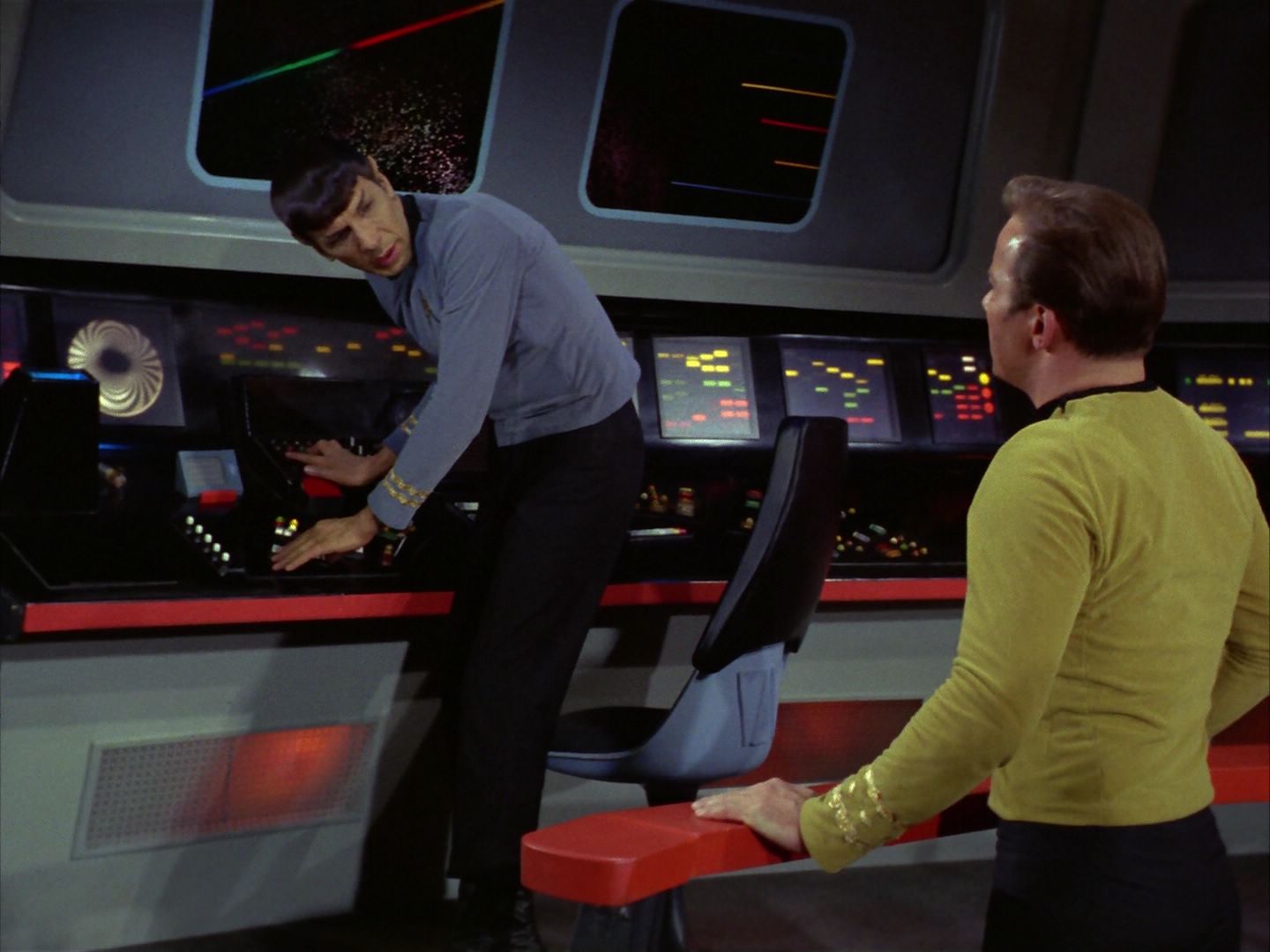 ariane179254_StarTrek_1x28_TheCityOnTheEdgeOfForever_0127.jpg