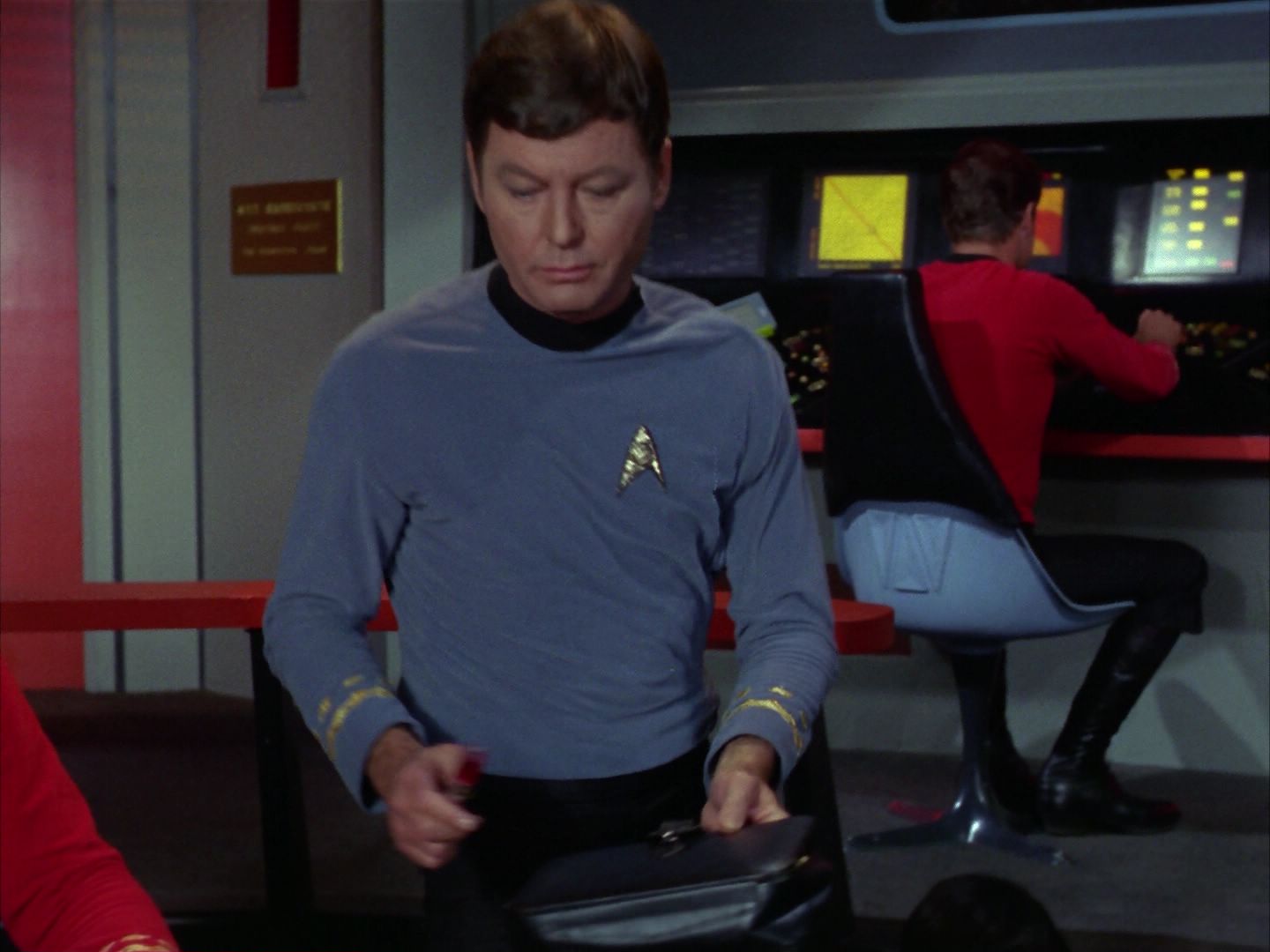 ariane179254_StarTrek_1x28_TheCityOnTheEdgeOfForever_0130.jpg