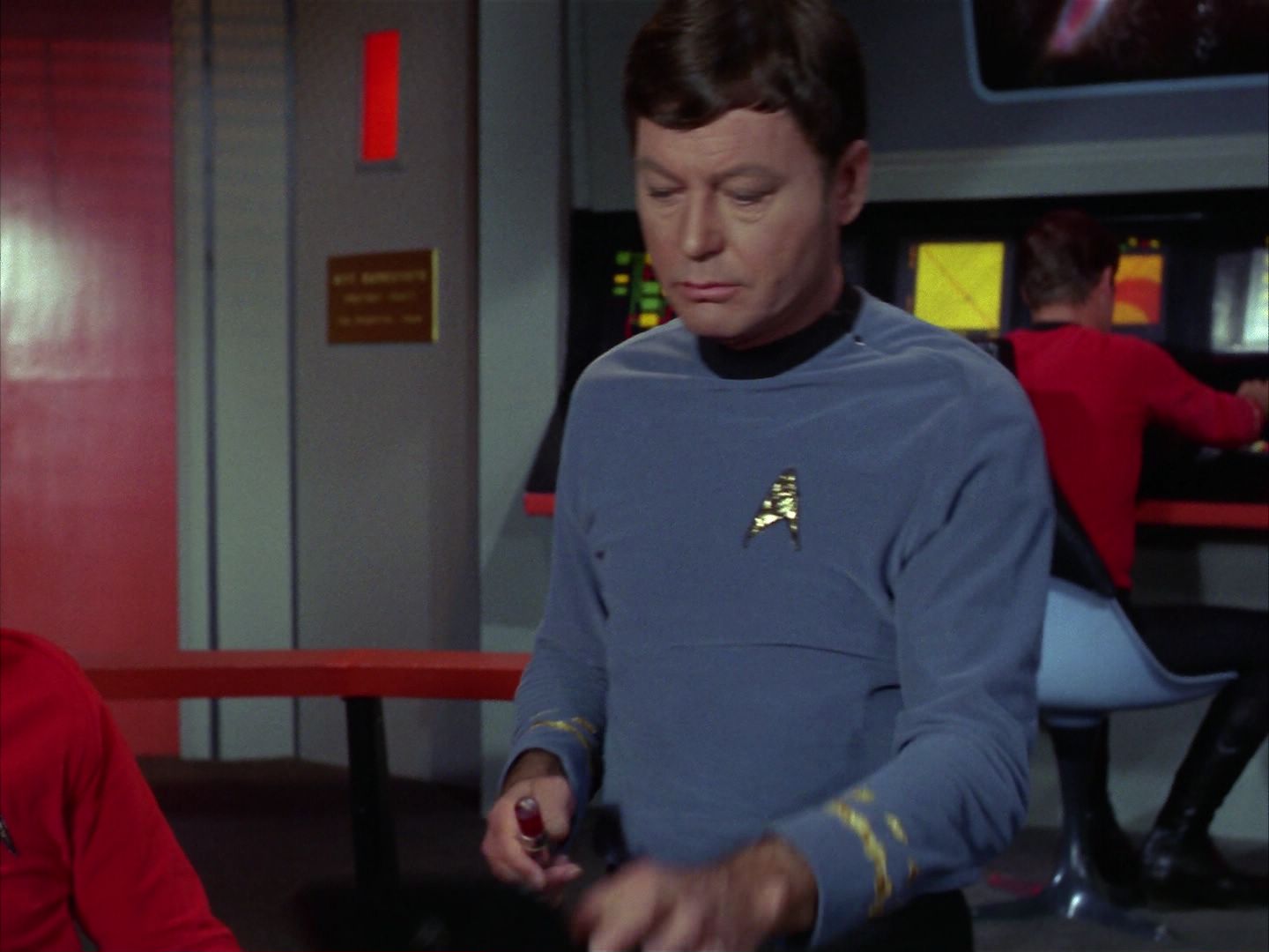 ariane179254_StarTrek_1x28_TheCityOnTheEdgeOfForever_0131.jpg