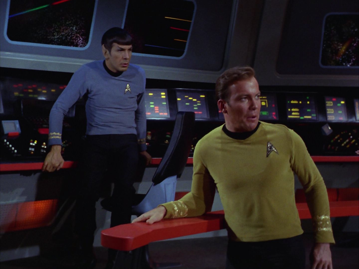 ariane179254_StarTrek_1x28_TheCityOnTheEdgeOfForever_0141.jpg