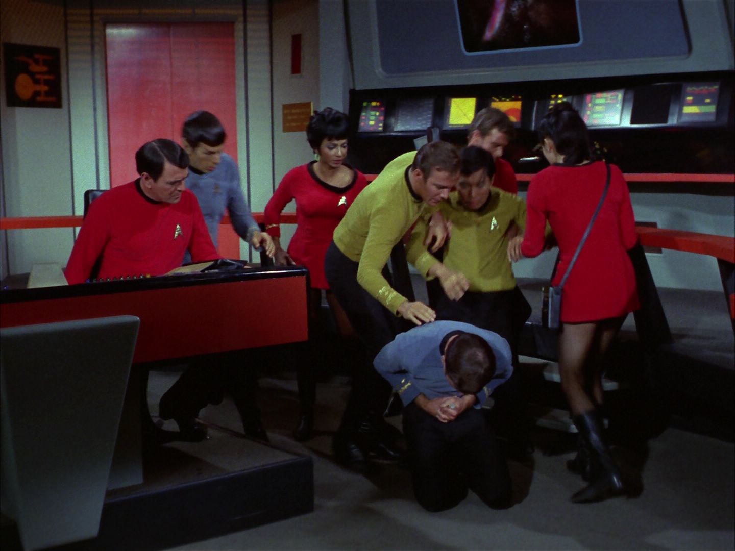 ariane179254_StarTrek_1x28_TheCityOnTheEdgeOfForever_0145.jpg