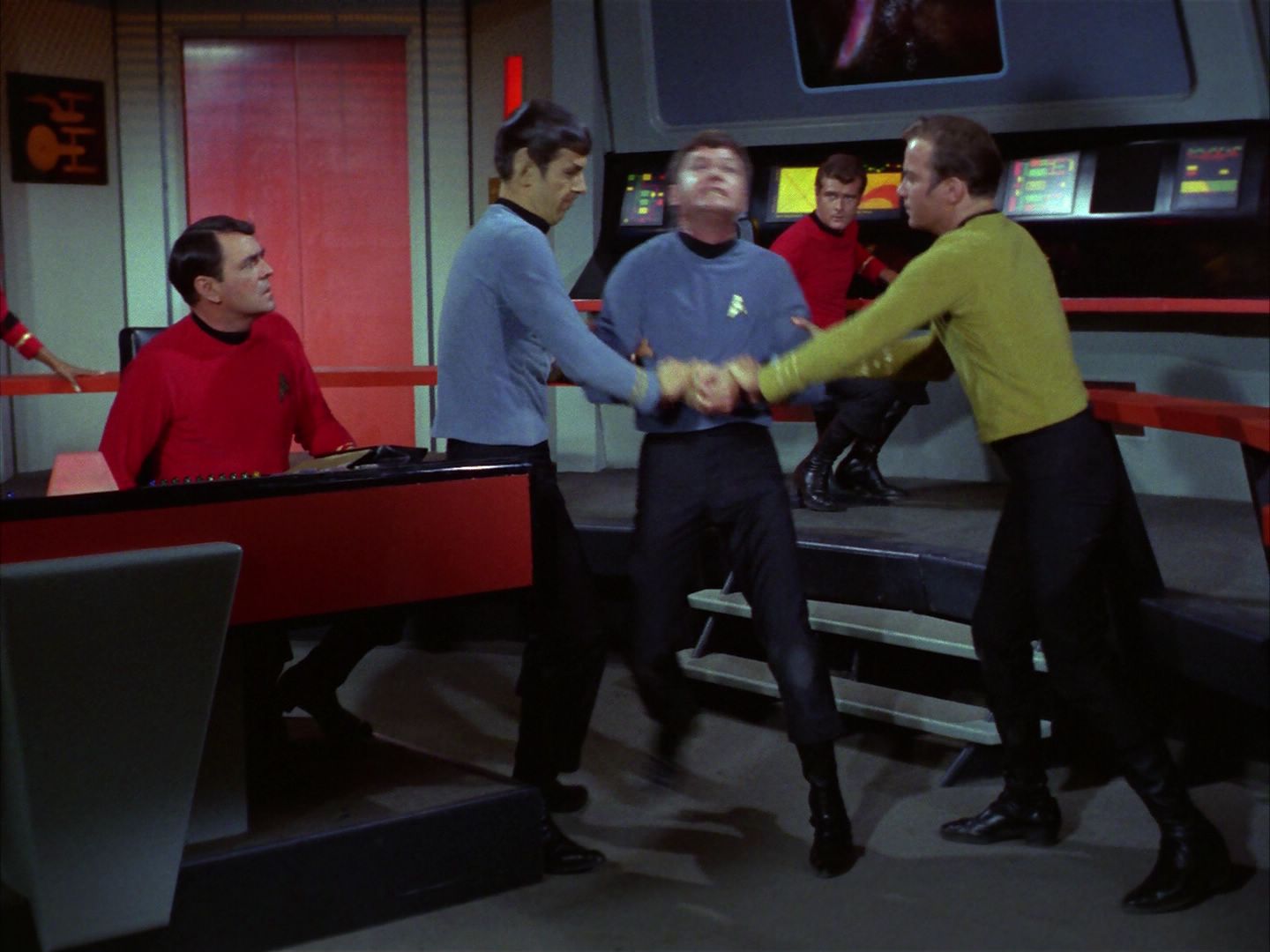 ariane179254_StarTrek_1x28_TheCityOnTheEdgeOfForever_0163.jpg