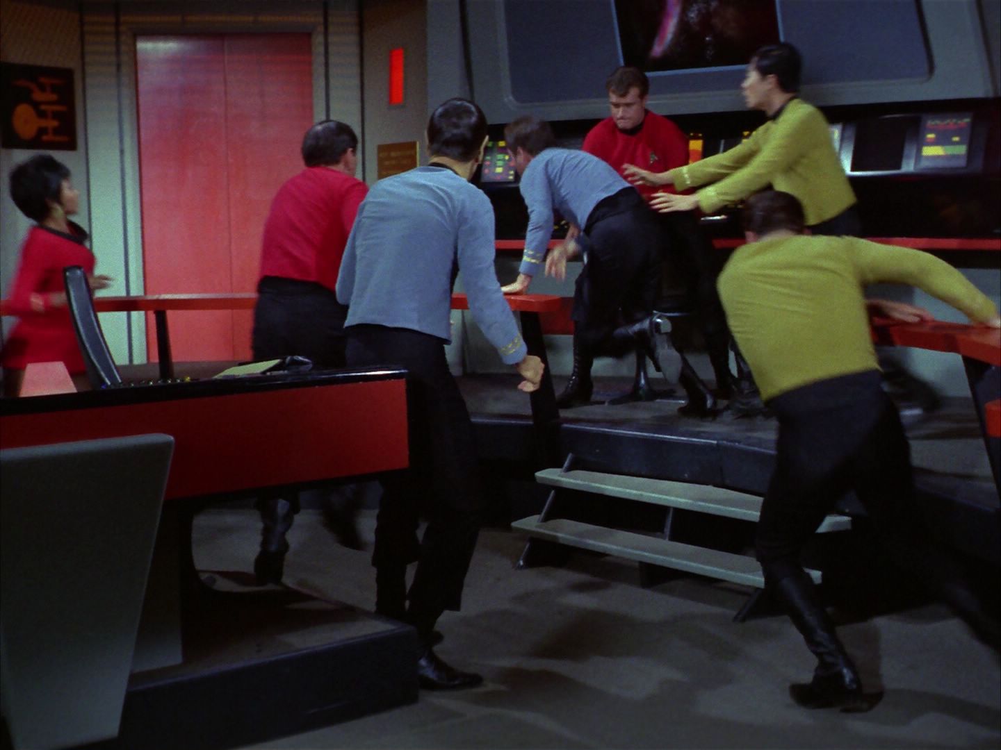ariane179254_StarTrek_1x28_TheCityOnTheEdgeOfForever_0165.jpg