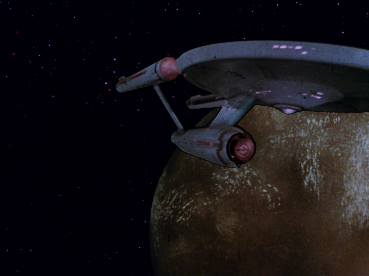 ariane179254_StarTrek_1x28_TheCityOnTheEdgeOfForever_0245.jpg