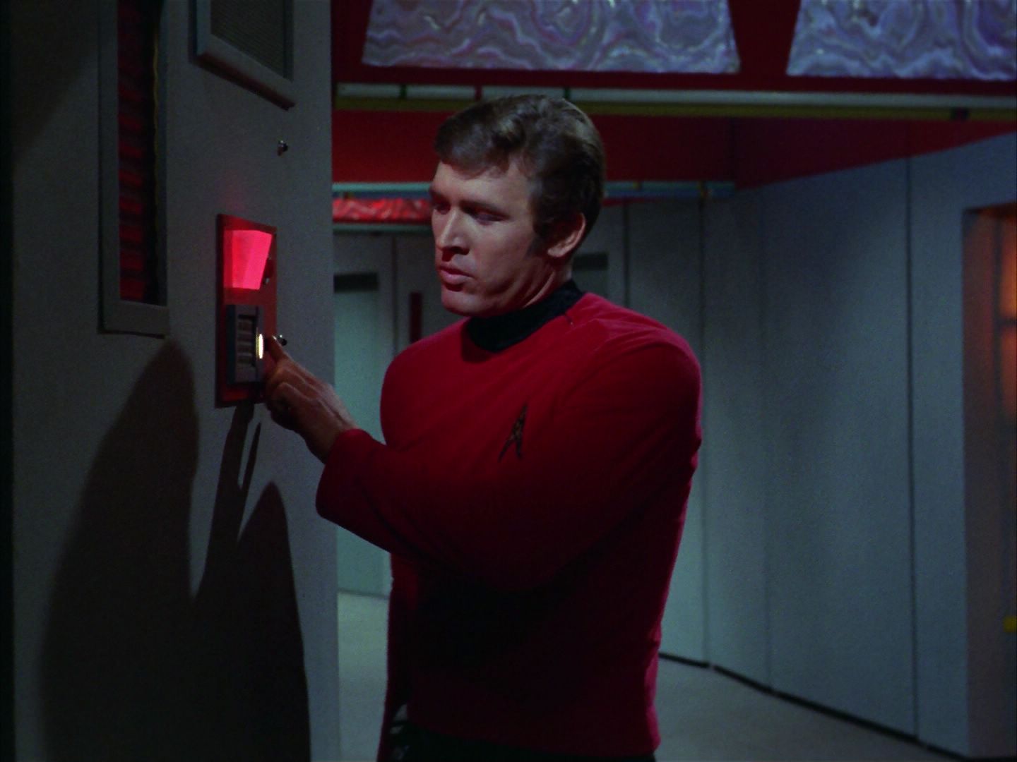 ariane179254_StarTrek_1x28_TheCityOnTheEdgeOfForever_0261.jpg