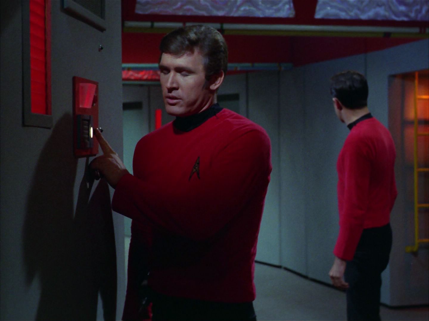 ariane179254_StarTrek_1x28_TheCityOnTheEdgeOfForever_0269.jpg