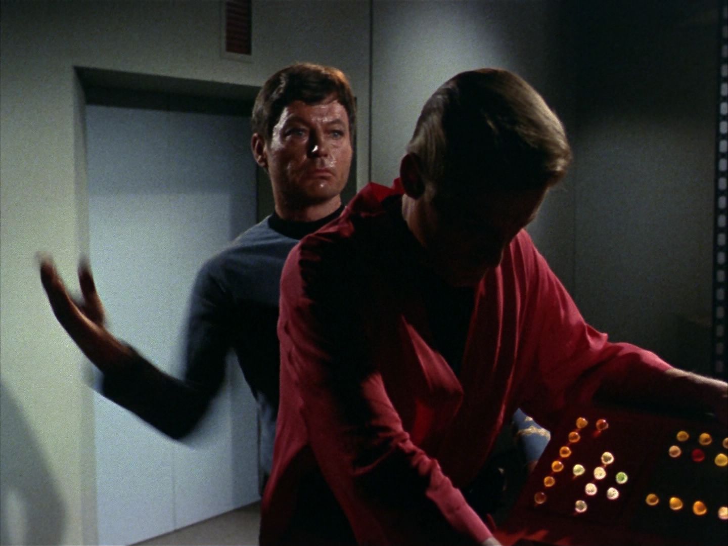 ariane179254_StarTrek_1x28_TheCityOnTheEdgeOfForever_0281.jpg