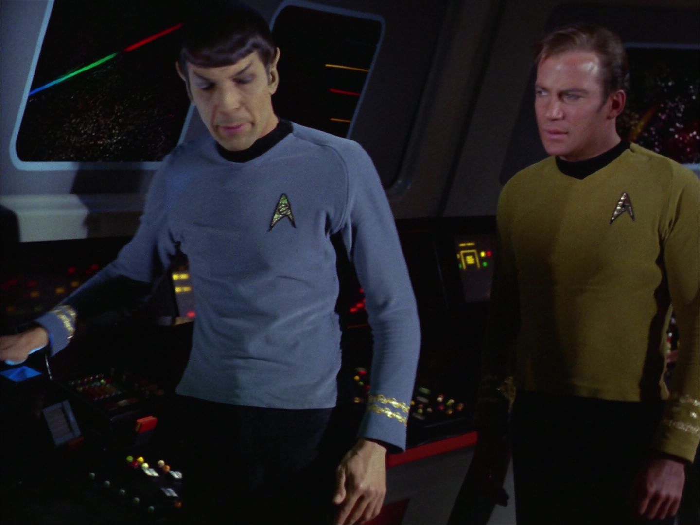 ariane179254_StarTrek_1x28_TheCityOnTheEdgeOfForever_0309.jpg