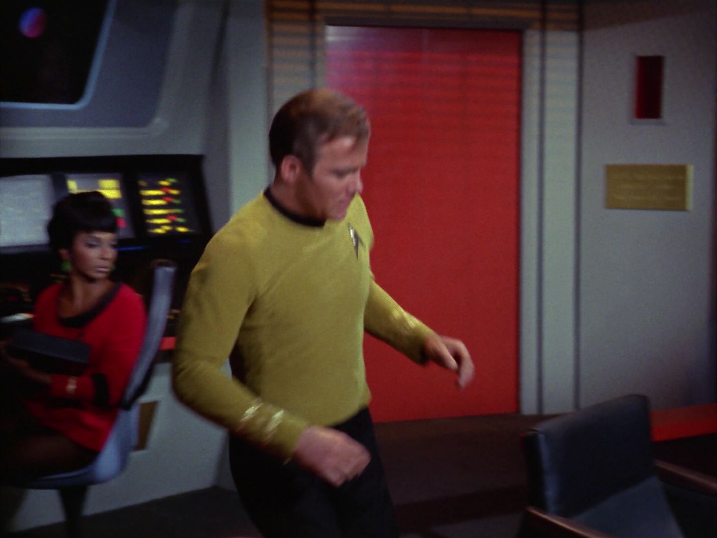 ariane179254_StarTrek_1x28_TheCityOnTheEdgeOfForever_0323.jpg