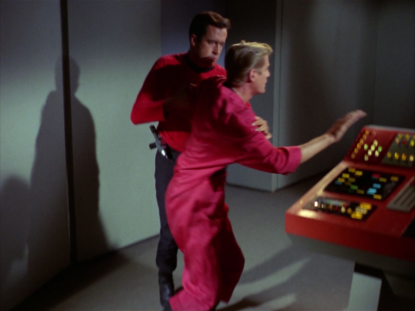 ariane179254_StarTrek_1x28_TheCityOnTheEdgeOfForever_0329.jpg