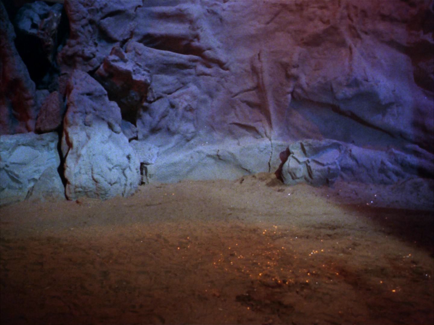 ariane179254_StarTrek_1x28_TheCityOnTheEdgeOfForever_0357.jpg