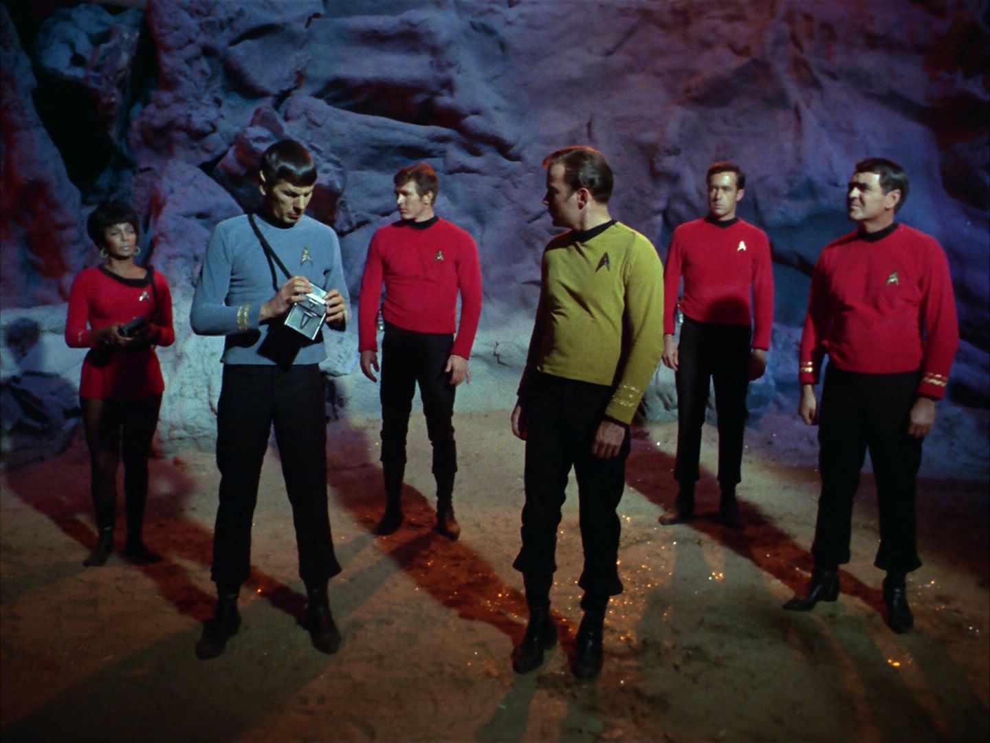 ariane179254_StarTrek_1x28_TheCityOnTheEdgeOfForever_0388.jpg