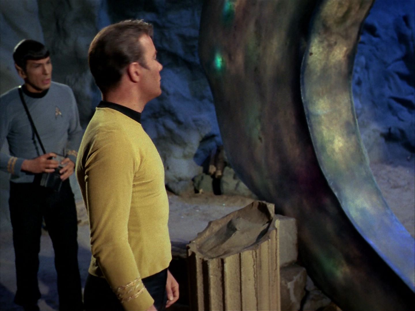 ariane179254_StarTrek_1x28_TheCityOnTheEdgeOfForever_0423.jpg