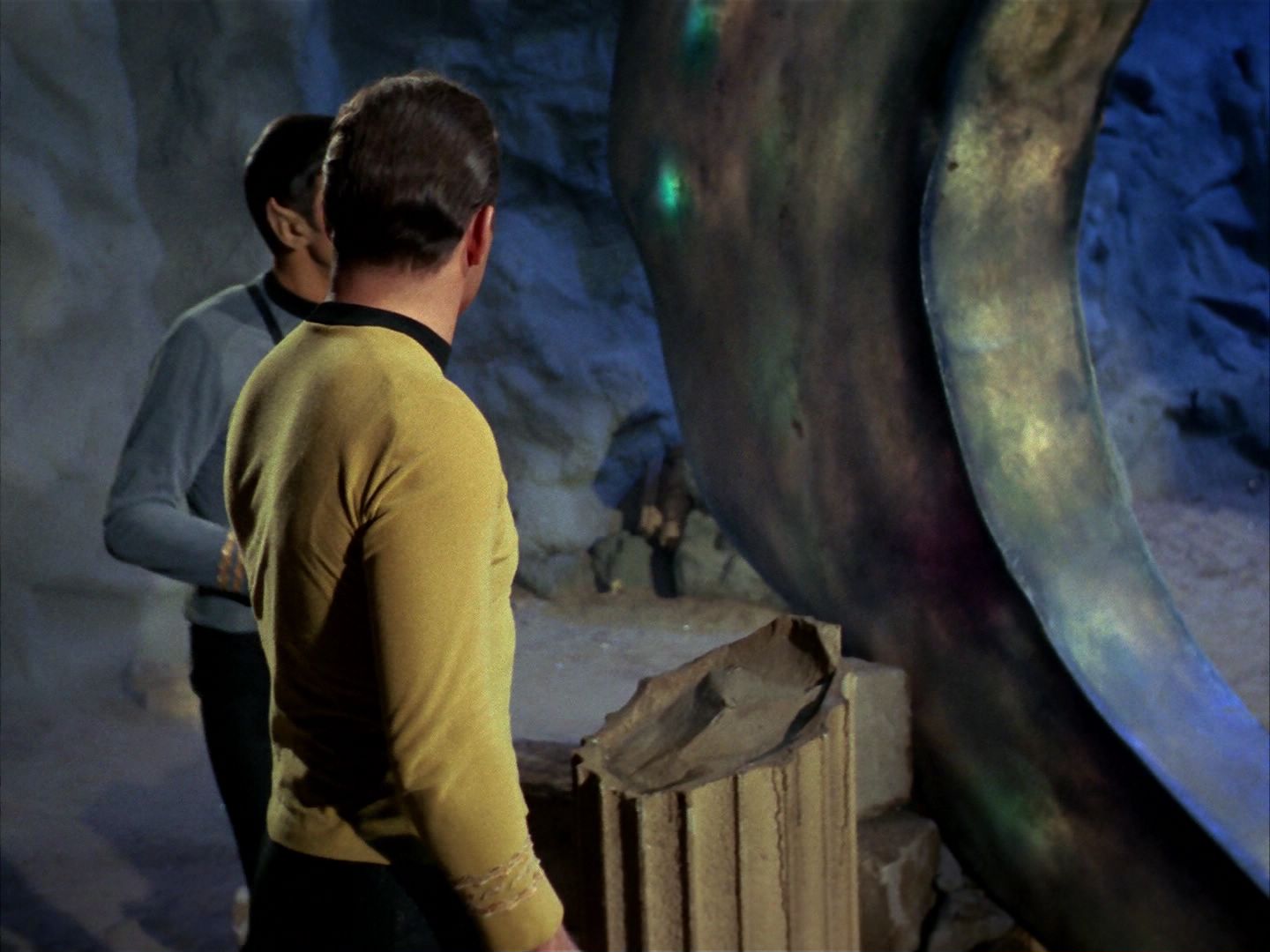ariane179254_StarTrek_1x28_TheCityOnTheEdgeOfForever_0424.jpg