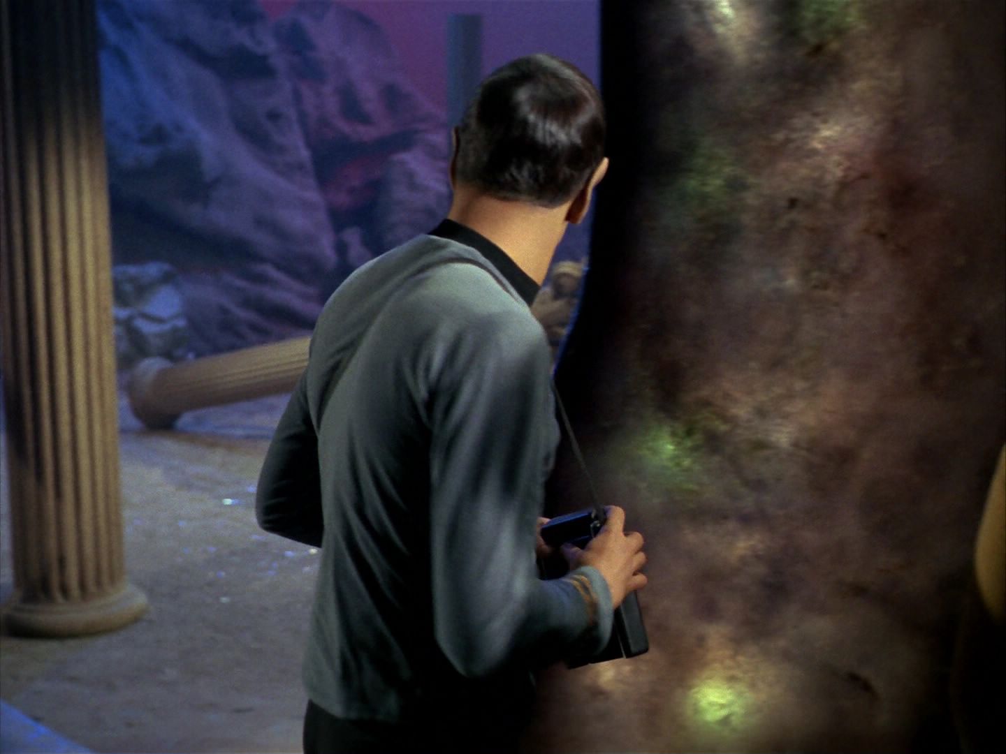 ariane179254_StarTrek_1x28_TheCityOnTheEdgeOfForever_0442.jpg