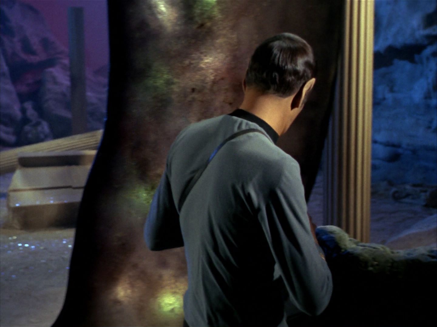 ariane179254_StarTrek_1x28_TheCityOnTheEdgeOfForever_0443.jpg