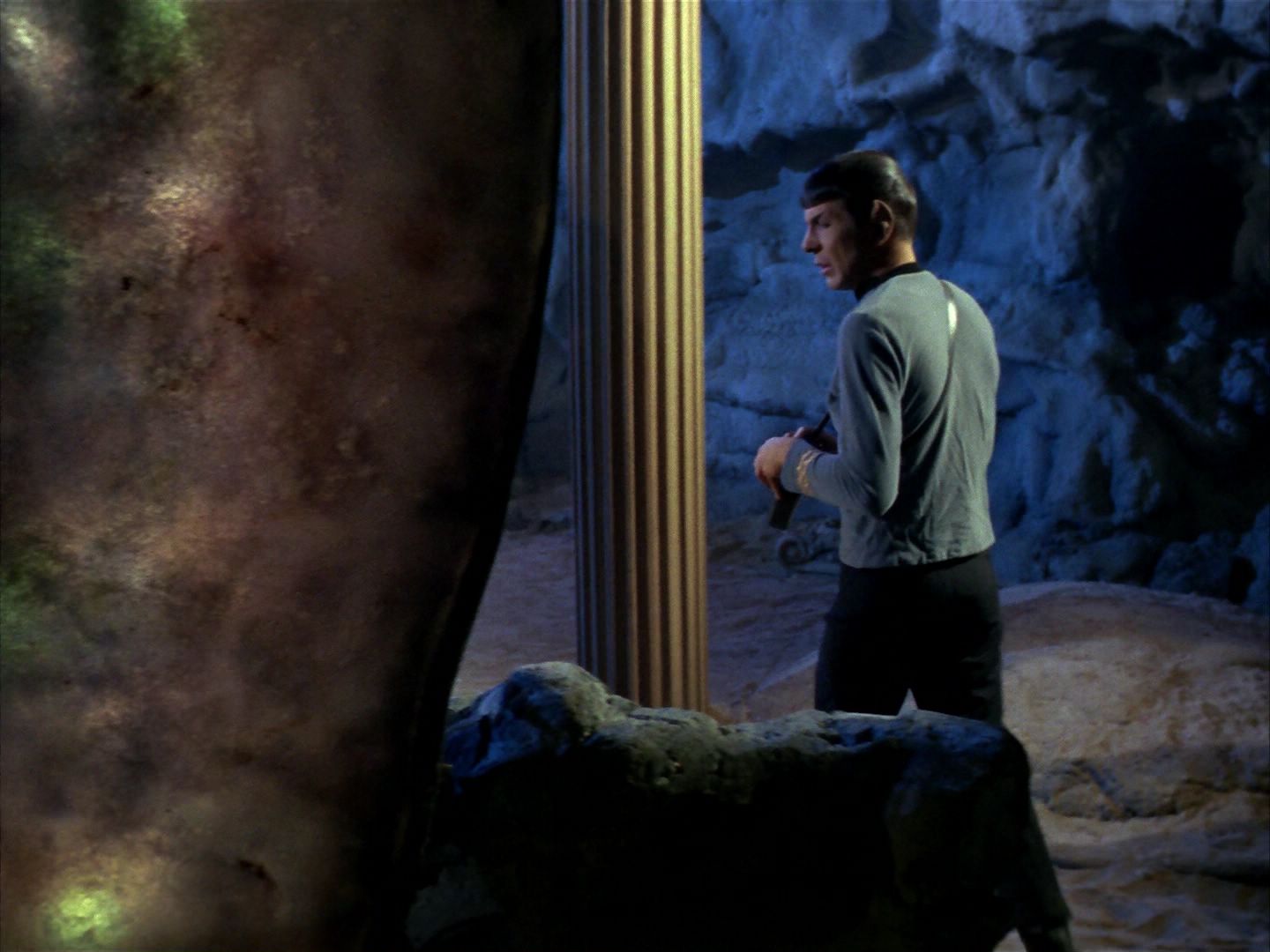 ariane179254_StarTrek_1x28_TheCityOnTheEdgeOfForever_0447.jpg