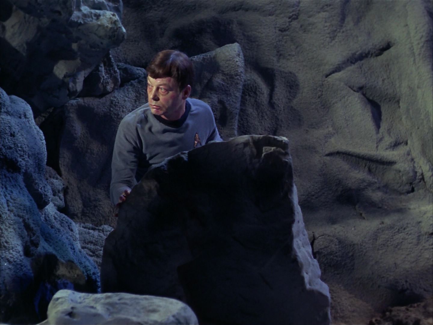 ariane179254_StarTrek_1x28_TheCityOnTheEdgeOfForever_0466.jpg