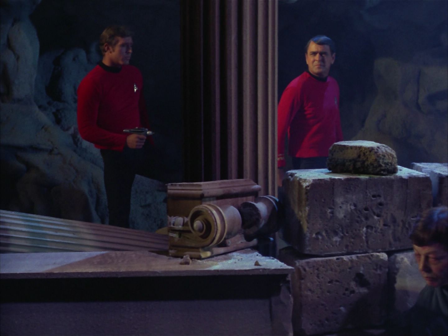 ariane179254_StarTrek_1x28_TheCityOnTheEdgeOfForever_0526.jpg