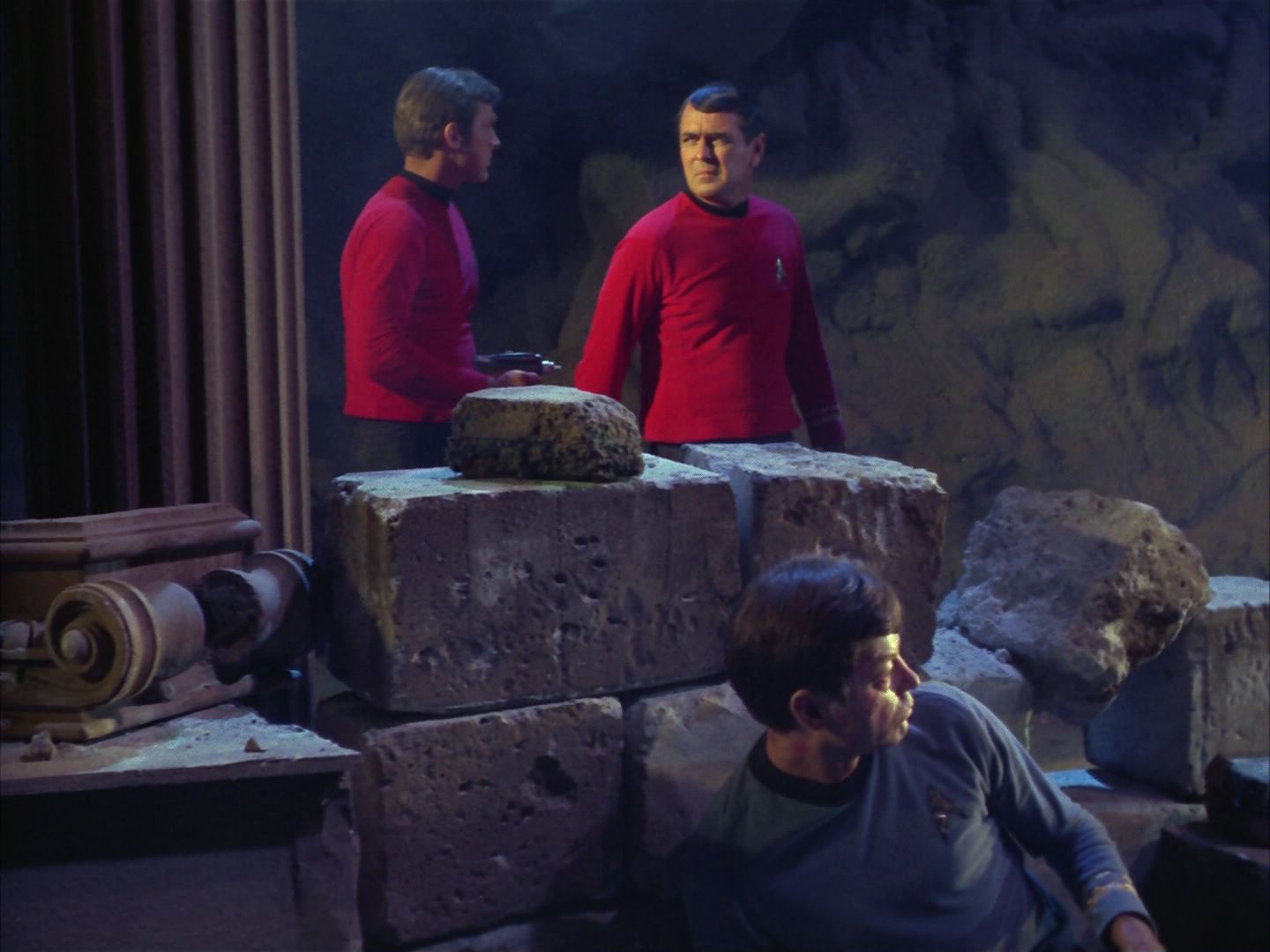 ariane179254_StarTrek_1x28_TheCityOnTheEdgeOfForever_0529.jpg