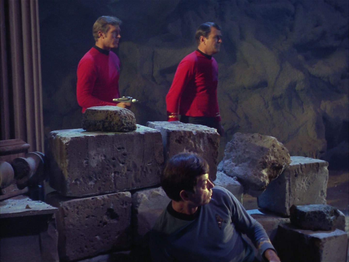 ariane179254_StarTrek_1x28_TheCityOnTheEdgeOfForever_0532.jpg