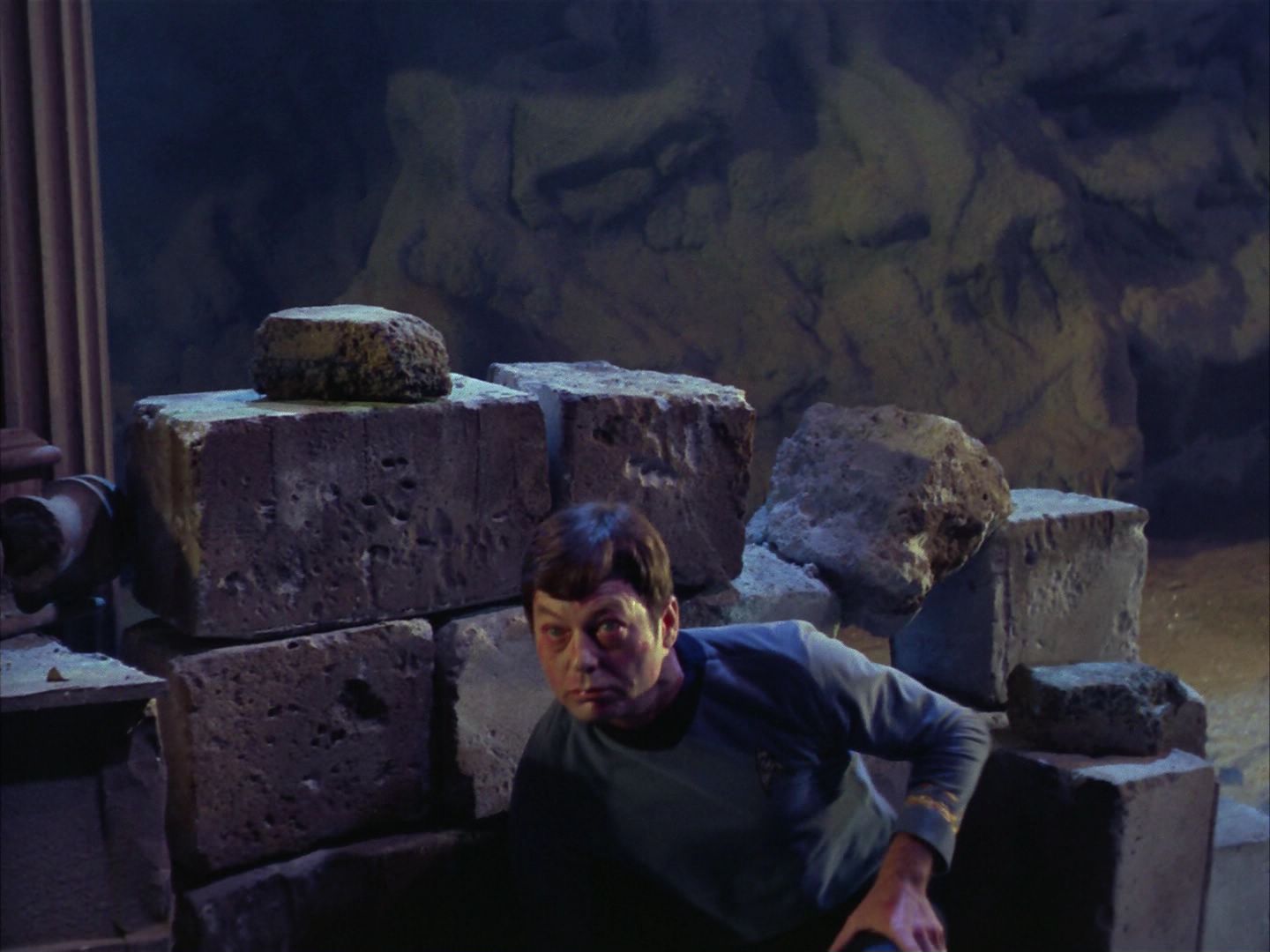 ariane179254_StarTrek_1x28_TheCityOnTheEdgeOfForever_0537.jpg