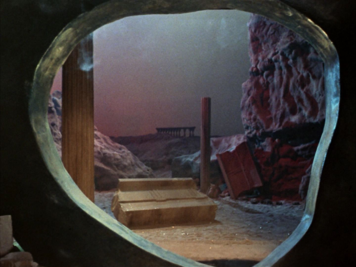 ariane179254_StarTrek_1x28_TheCityOnTheEdgeOfForever_0562.jpg
