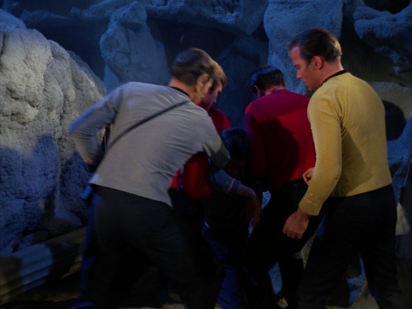 ariane179254_StarTrek_1x28_TheCityOnTheEdgeOfForever_0600.jpg