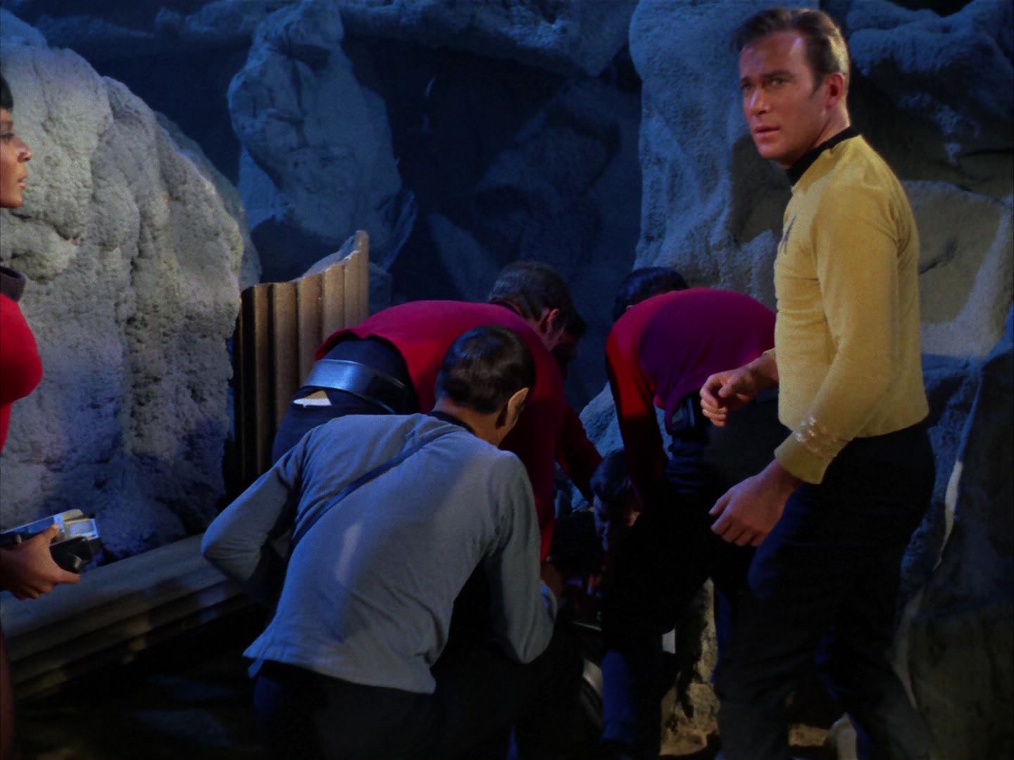 ariane179254_StarTrek_1x28_TheCityOnTheEdgeOfForever_0602.jpg