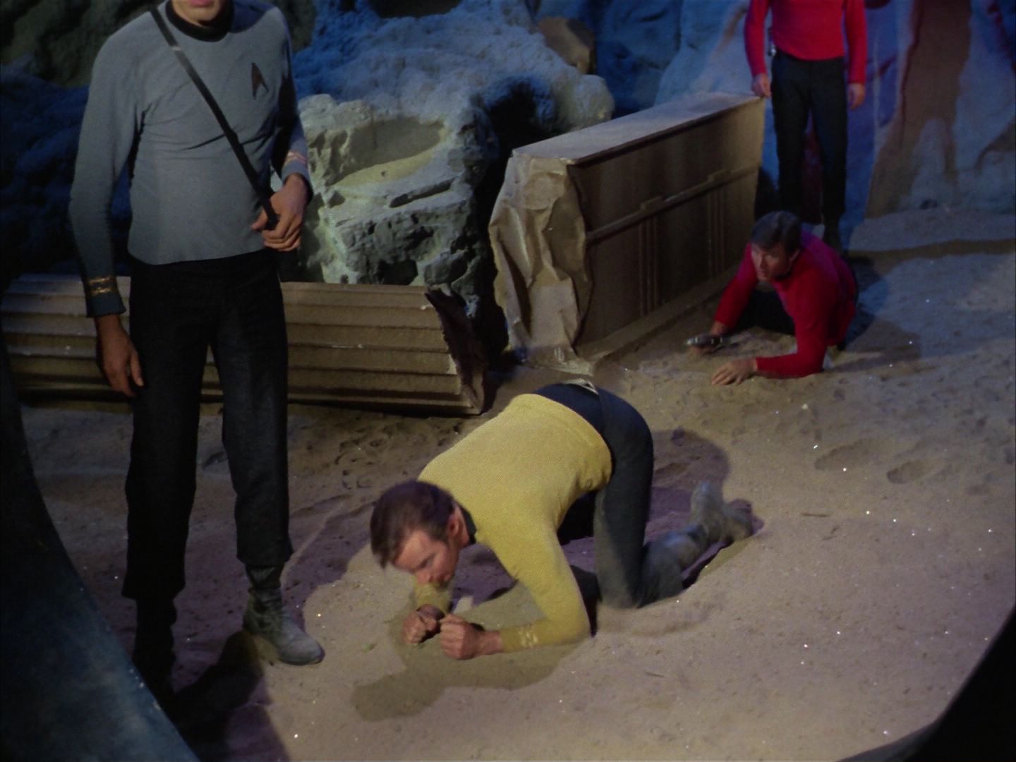 ariane179254_StarTrek_1x28_TheCityOnTheEdgeOfForever_0694.jpg