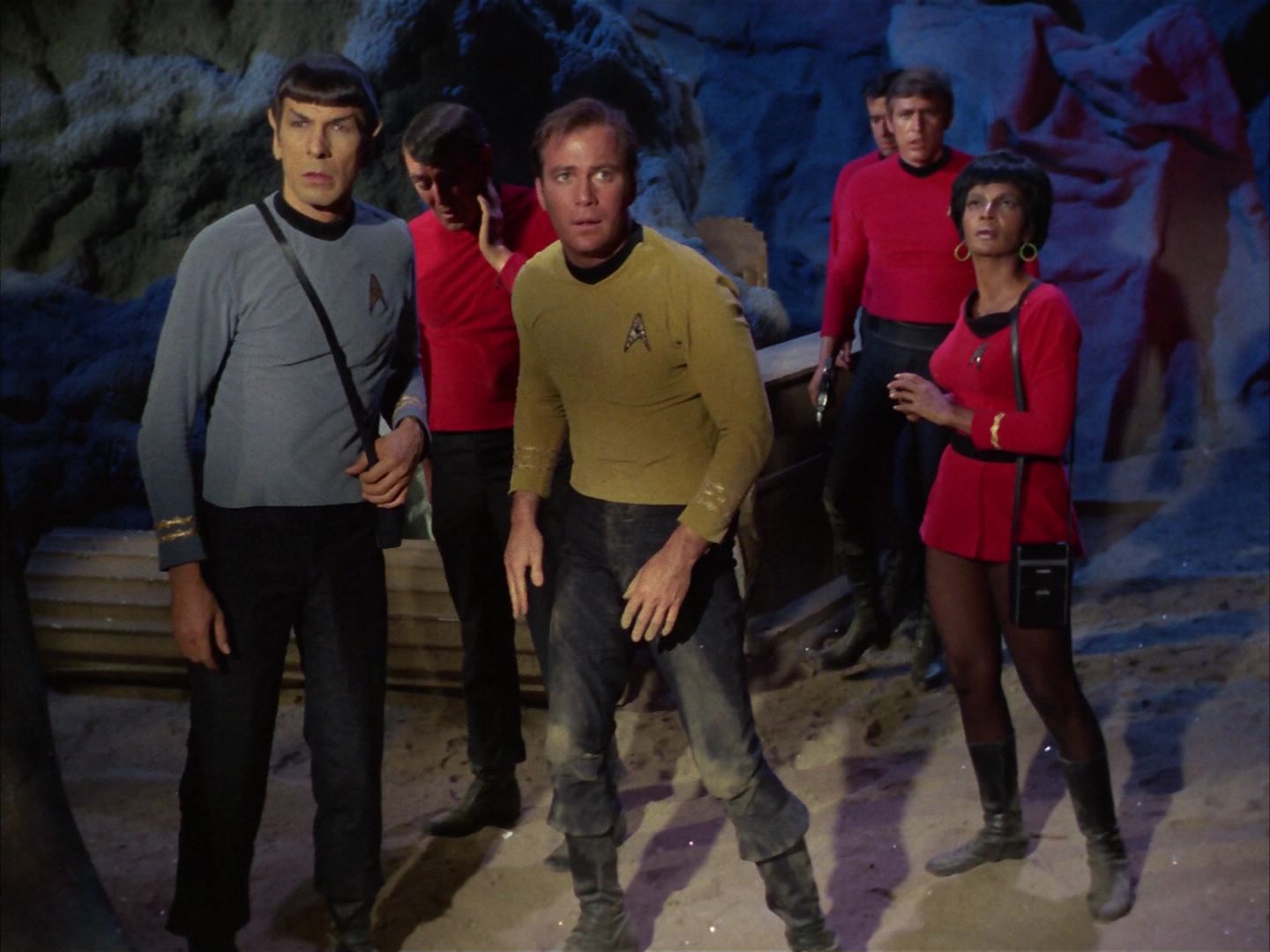 ariane179254_StarTrek_1x28_TheCityOnTheEdgeOfForever_0702.jpg