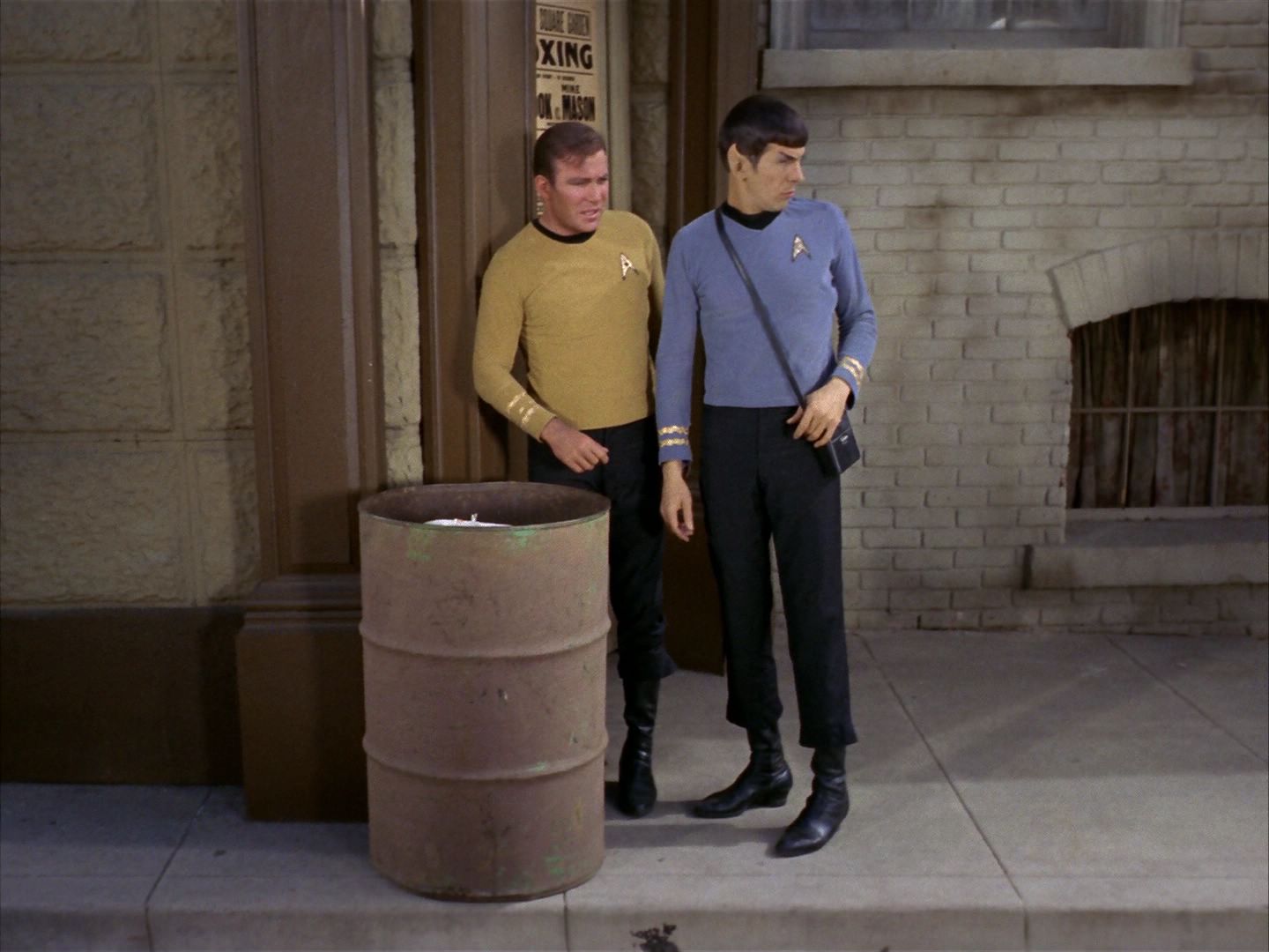 ariane179254_StarTrek_1x28_TheCityOnTheEdgeOfForever_0941.jpg