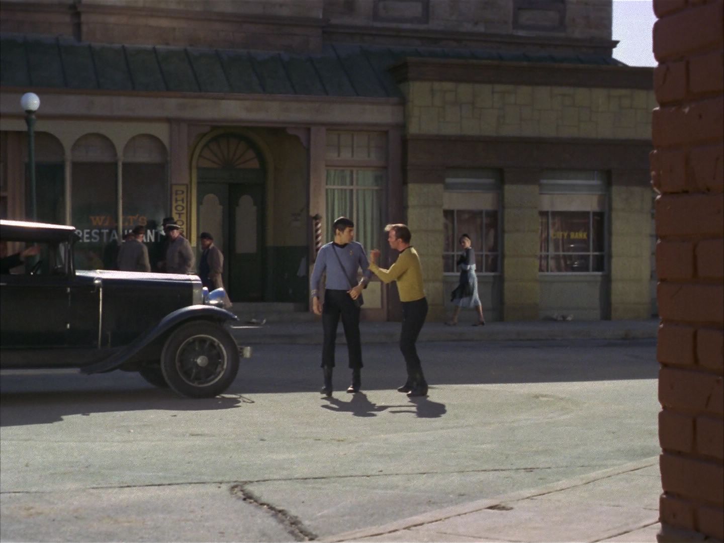 ariane179254_StarTrek_1x28_TheCityOnTheEdgeOfForever_0997.jpg