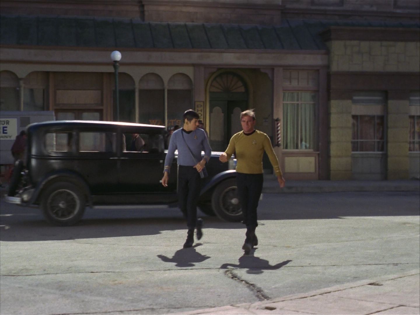 ariane179254_StarTrek_1x28_TheCityOnTheEdgeOfForever_1000.jpg