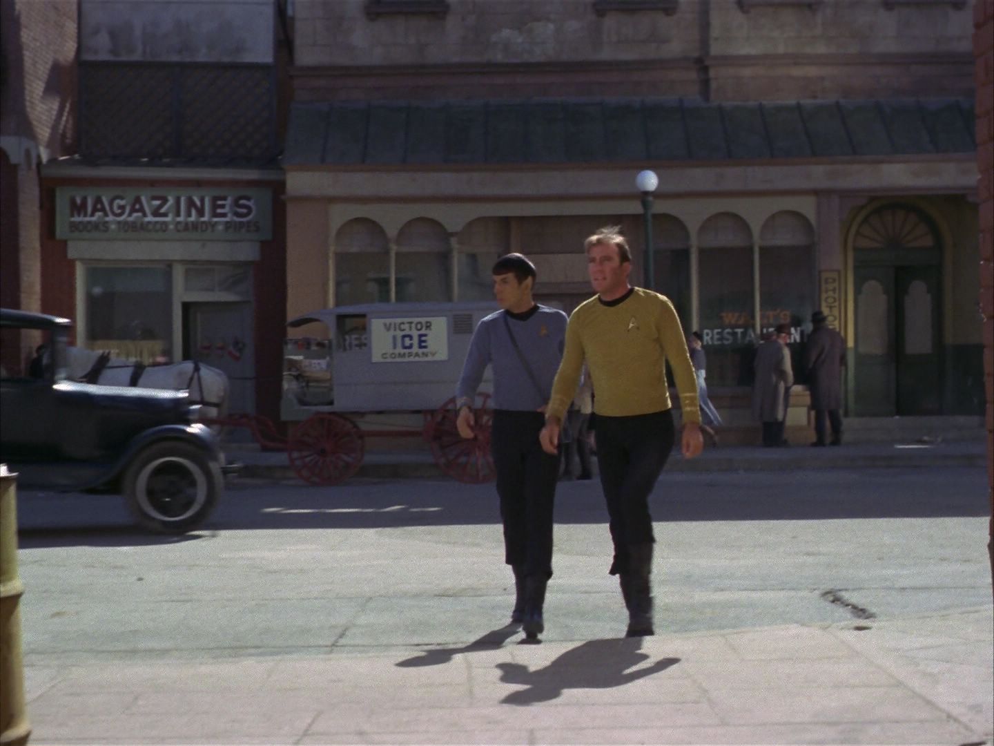 ariane179254_StarTrek_1x28_TheCityOnTheEdgeOfForever_1003.jpg