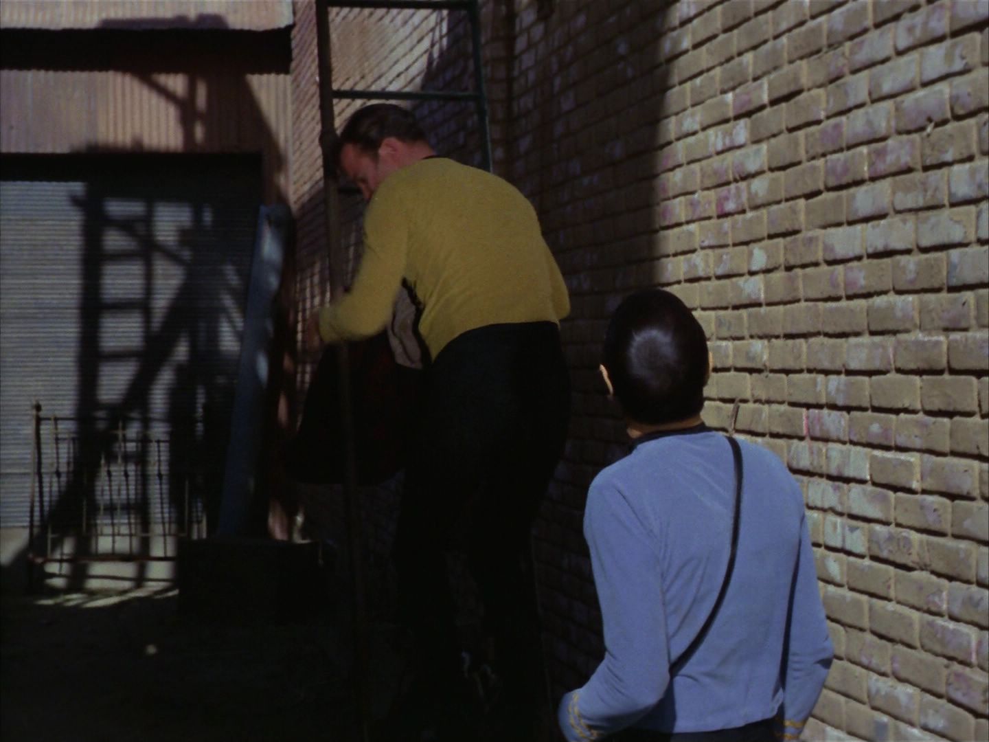 ariane179254_StarTrek_1x28_TheCityOnTheEdgeOfForever_1045.jpg