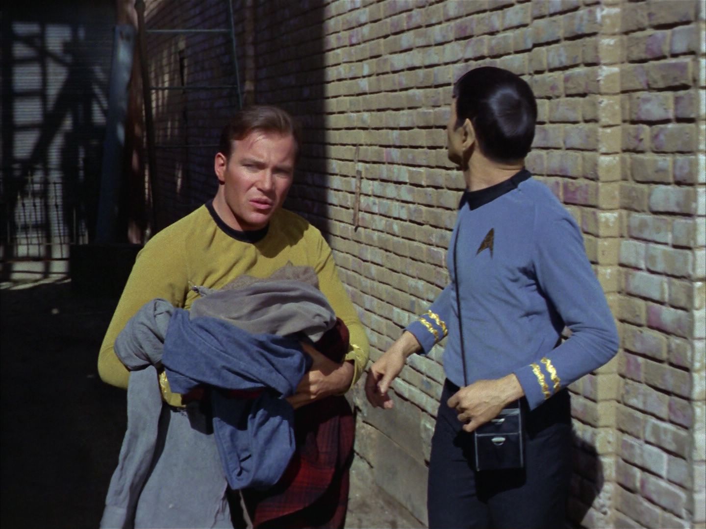ariane179254_StarTrek_1x28_TheCityOnTheEdgeOfForever_1051.jpg