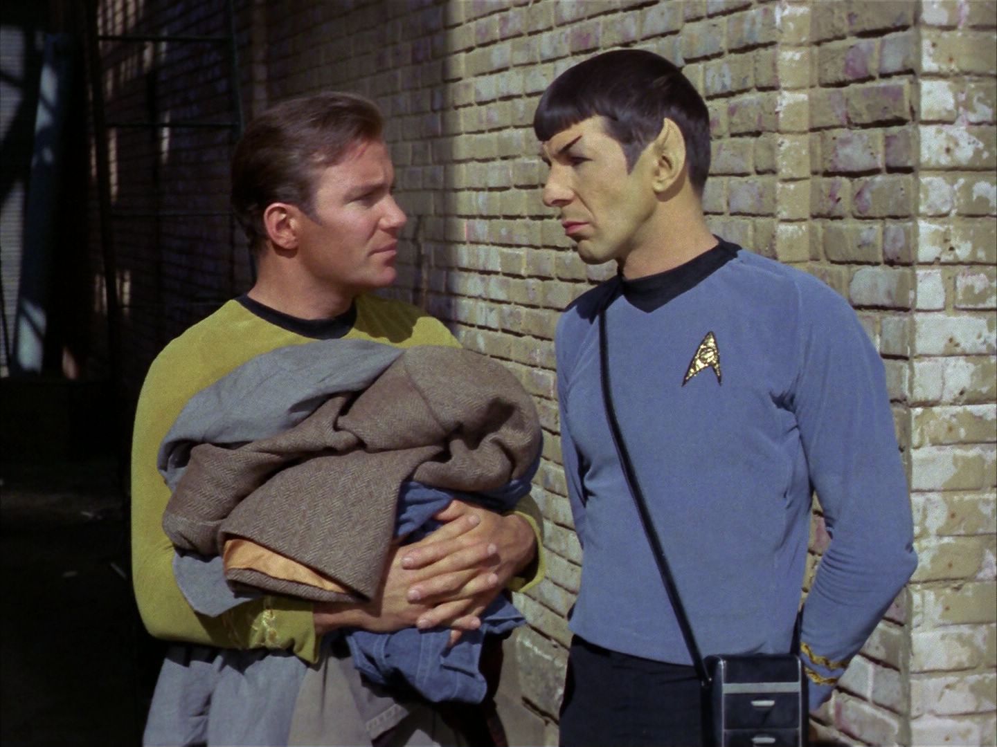 ariane179254_StarTrek_1x28_TheCityOnTheEdgeOfForever_1067.jpg
