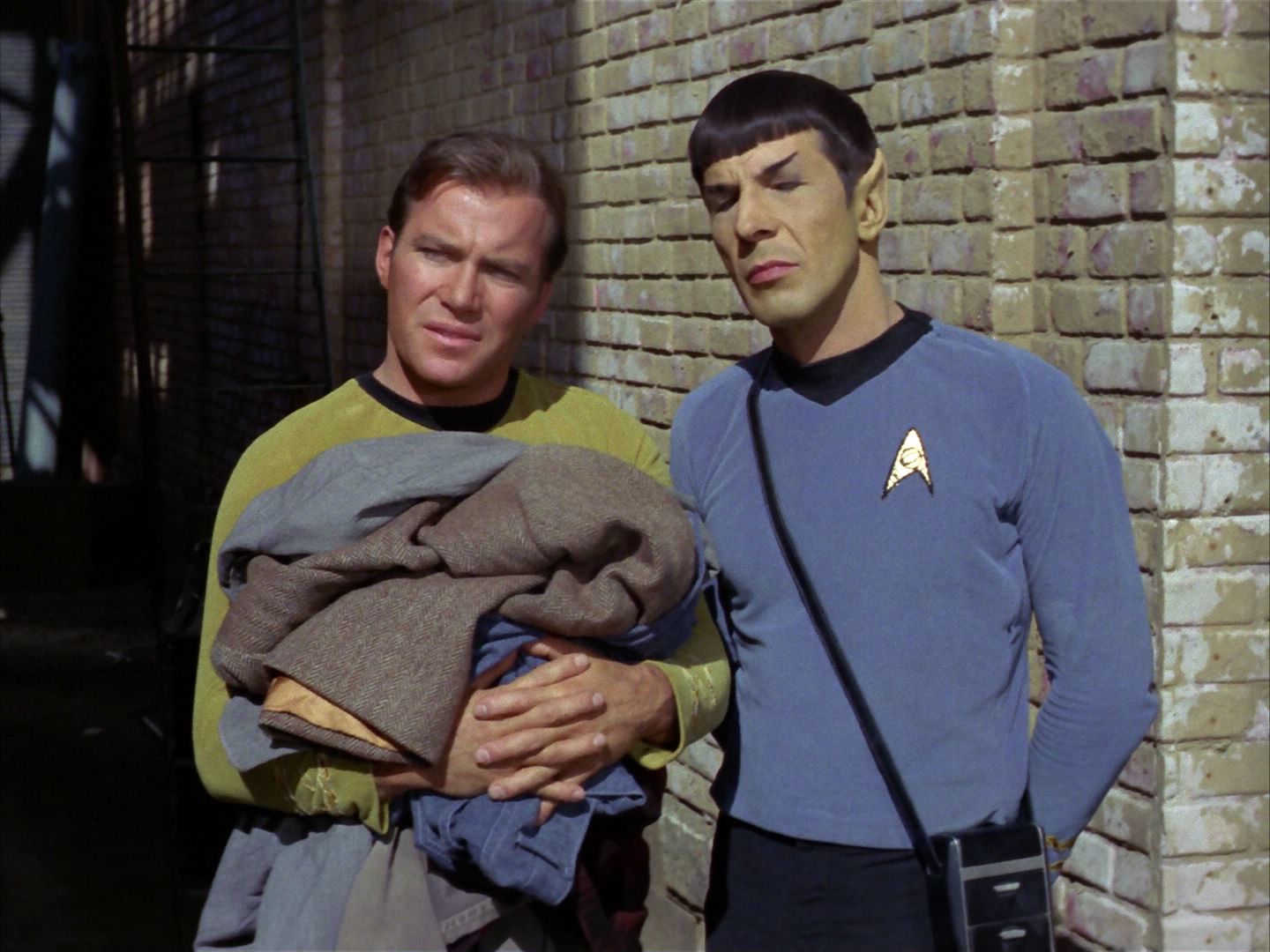 ariane179254_StarTrek_1x28_TheCityOnTheEdgeOfForever_1075.jpg