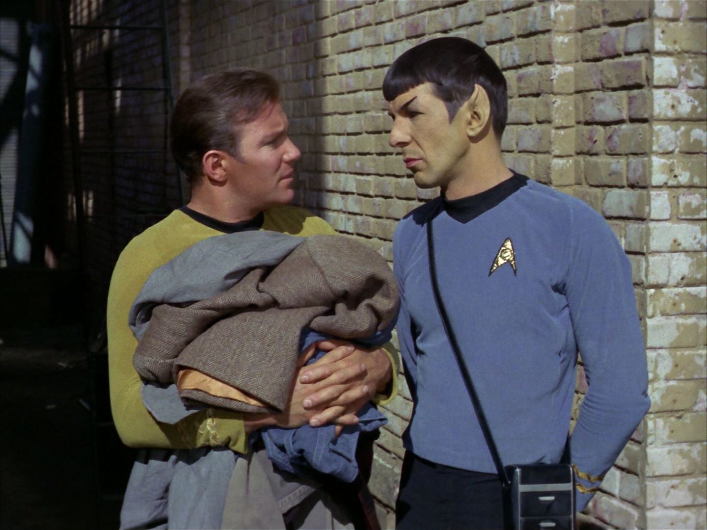 ariane179254_StarTrek_1x28_TheCityOnTheEdgeOfForever_1085.jpg
