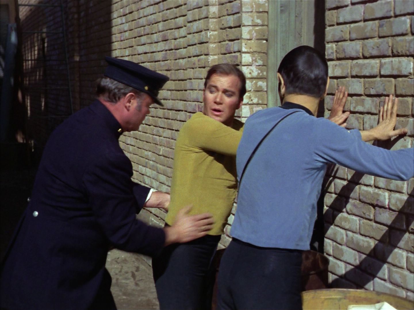 ariane179254_StarTrek_1x28_TheCityOnTheEdgeOfForever_1116.jpg